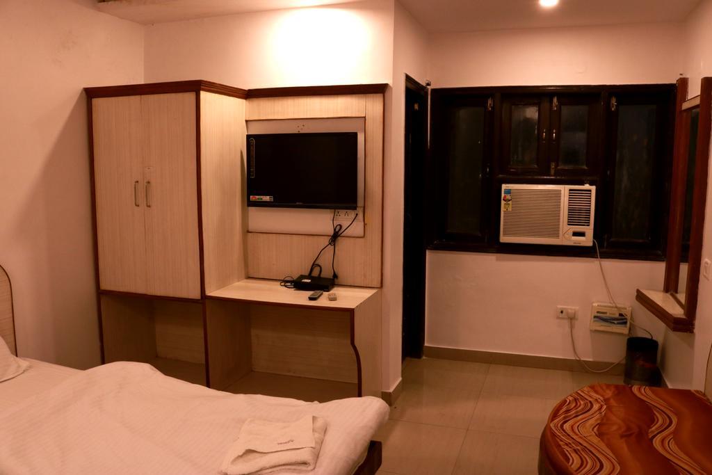 Hostel Hindustan- By Backpackers Heaven Neu-Delhi Exterior foto